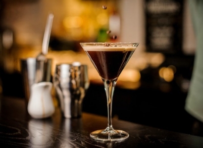 3 drinks feitos com café pra você testar ainda em 2021 